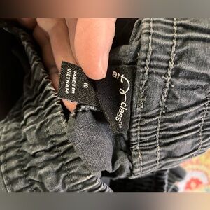 Art class denim joggers with pockets kids size 10 GUC distressed black